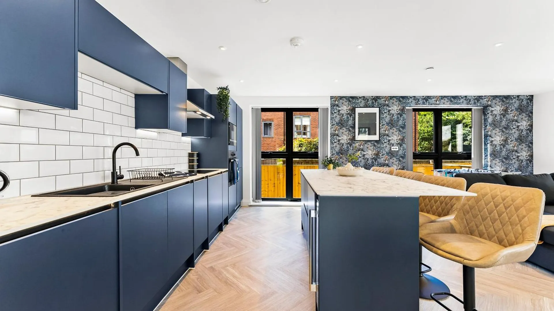 Stunning Spacious Leeds Apartment - Parking  Leeds (West Yorkshire)