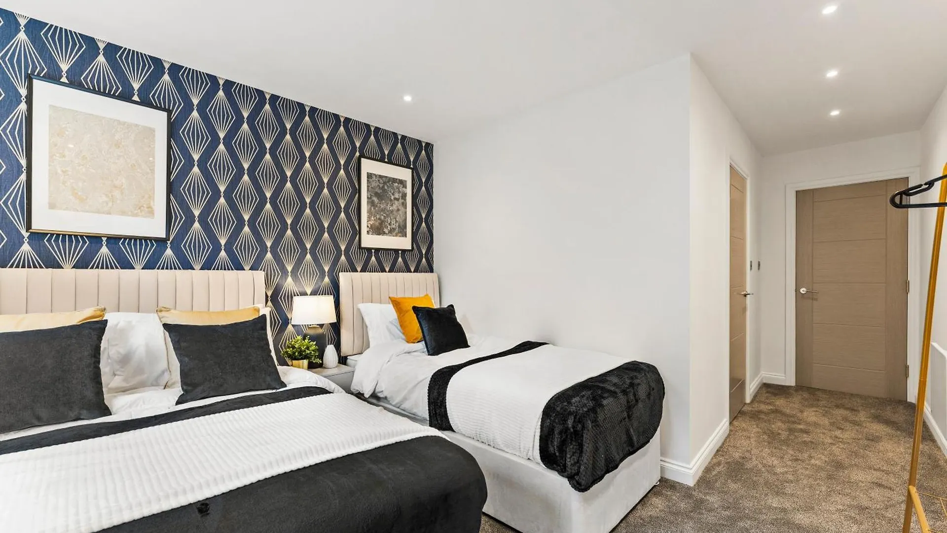 Stunning Spacious Leeds Apartment - Parking United Kingdom