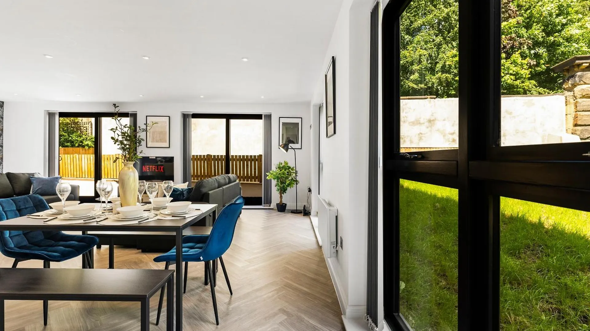 Stunning Spacious Leeds Apartment - Parking United Kingdom