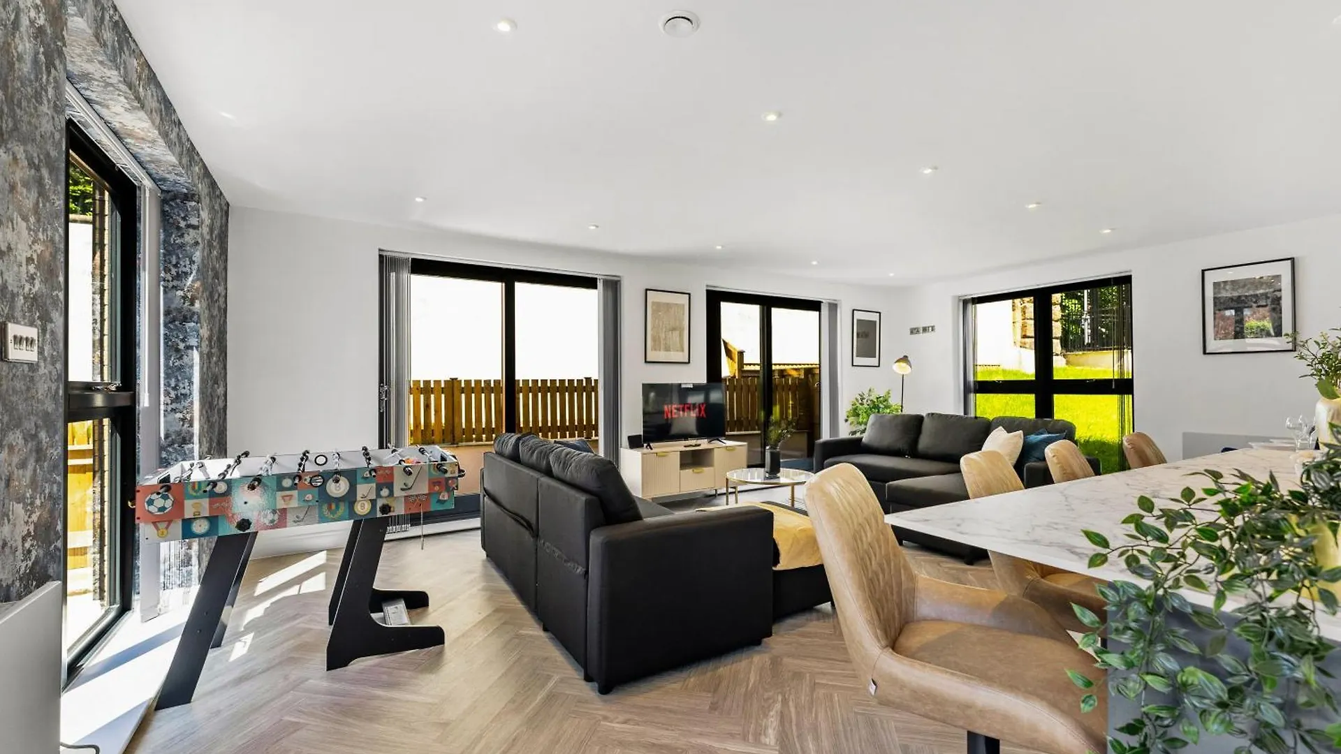 Stunning Spacious Leeds Apartment - Parking  Leeds (West Yorkshire)