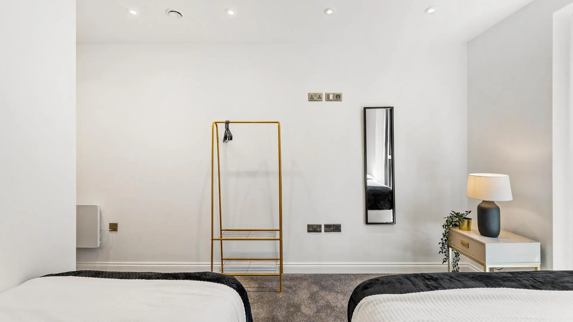 Stunning Spacious Leeds Apartment - Parking United Kingdom