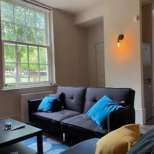 Stunning King In The Heart Of Center Apartment